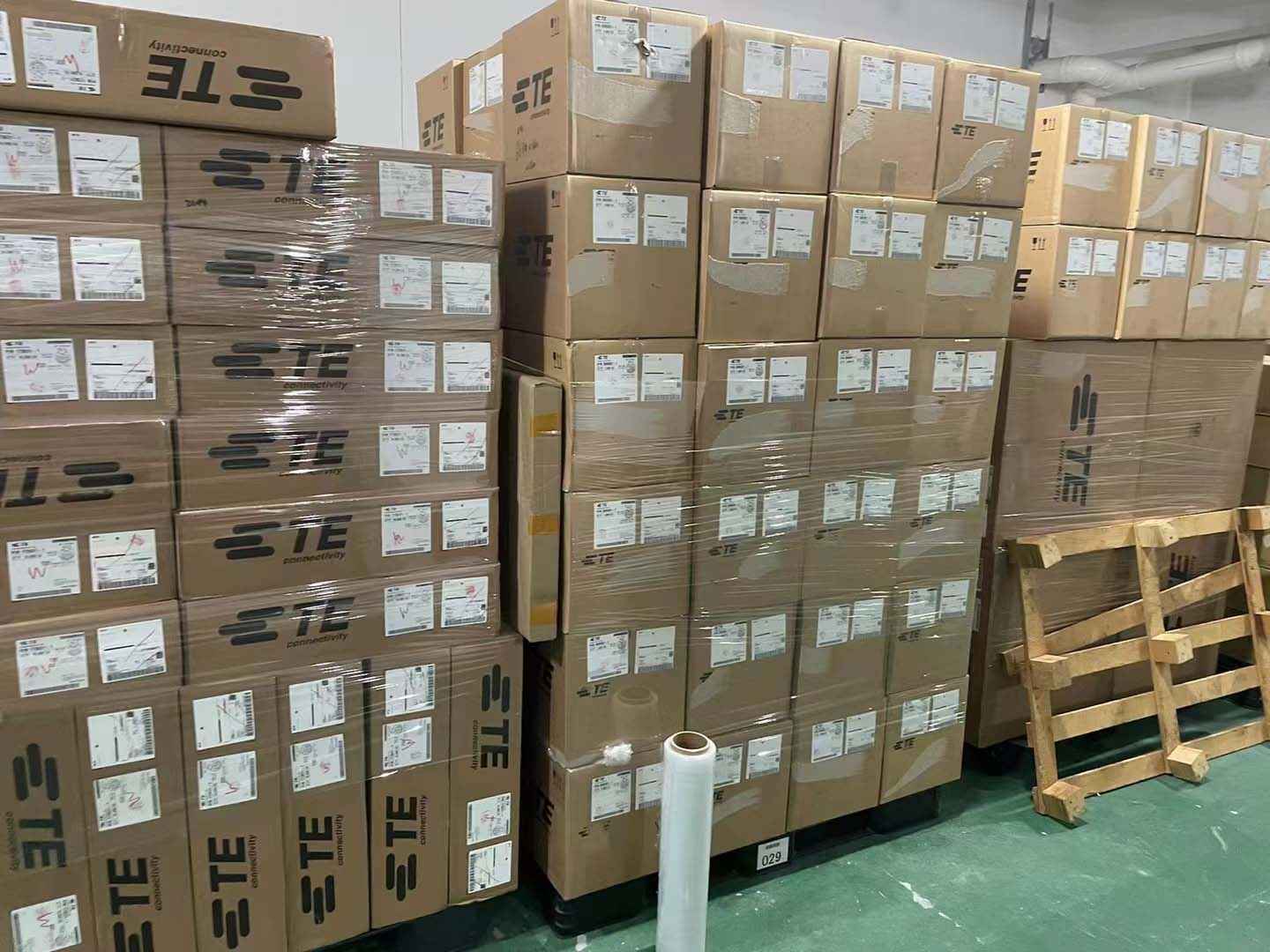 泰科连接器厂家优势供应商